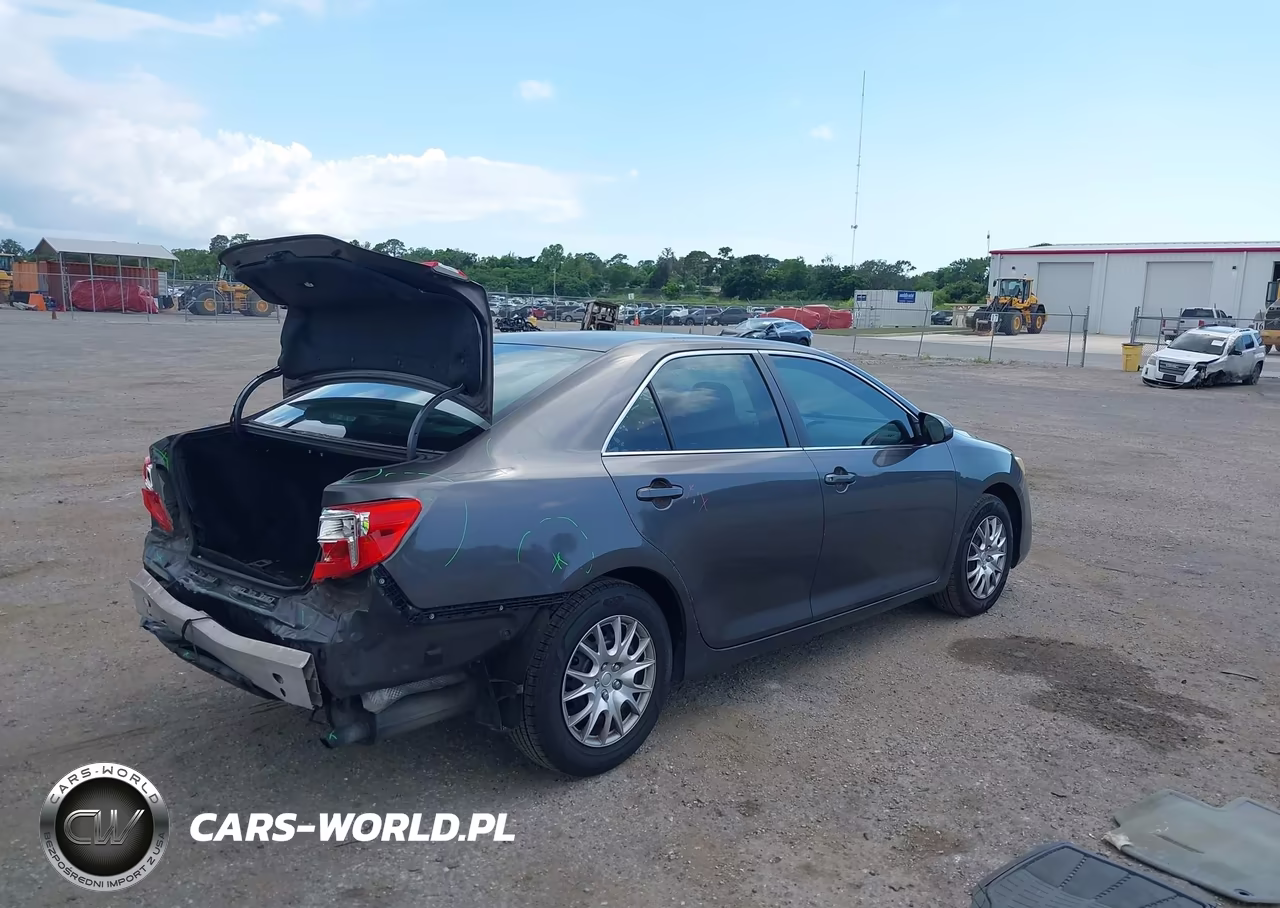 2014 Toyota Camry L VIN:4T1BF1FKXEU869514 - 4