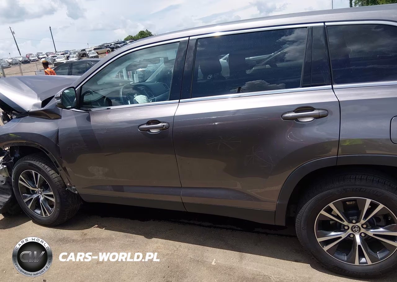 2019 Toyota Highlander Le Plus VIN:5TDZZRFH9KS361189 - 15