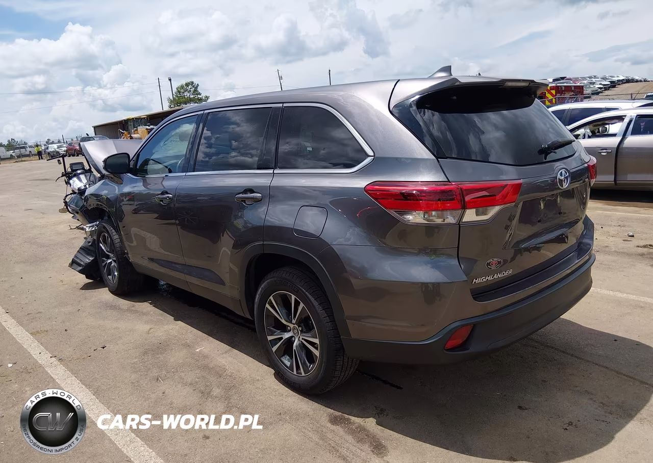 2019 Toyota Highlander Le Plus VIN:5TDZZRFH9KS361189 - 3
