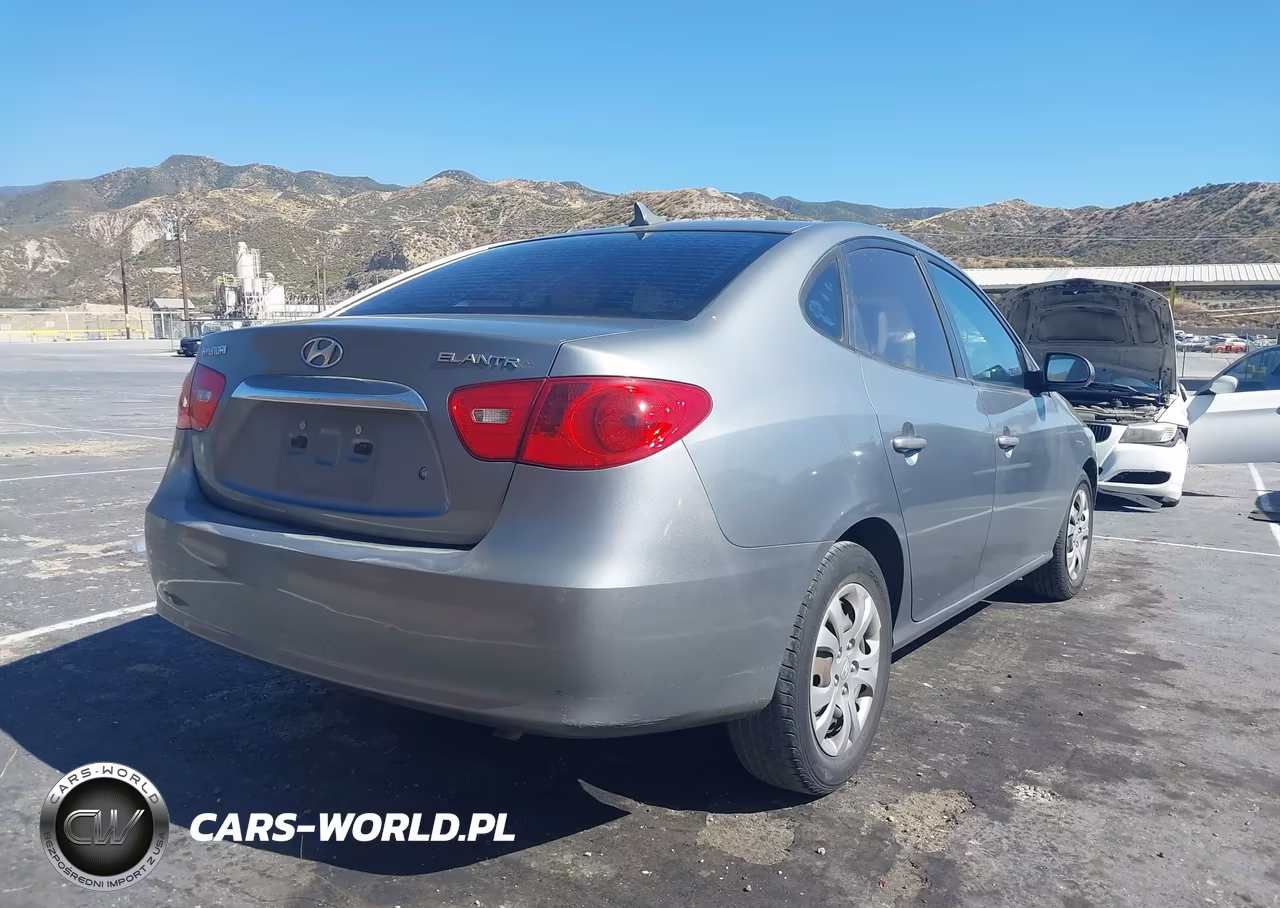 2010 Hyundai Elantra Gls VIN:KMHDU4AD1AU183803 - 4