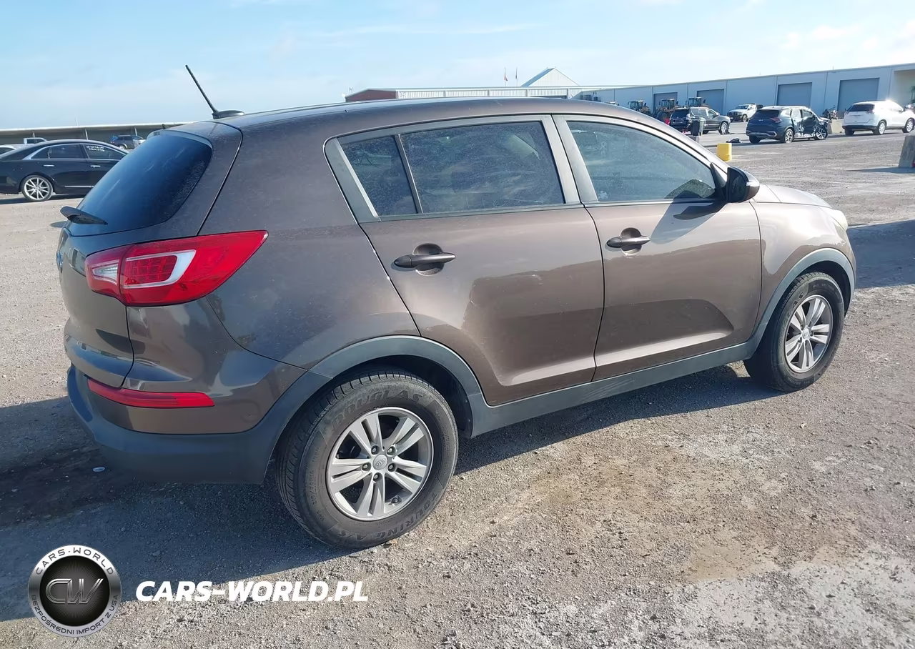 2011 Kia Sportage Lx VIN:KNDPB3A2XB7089841 - 4