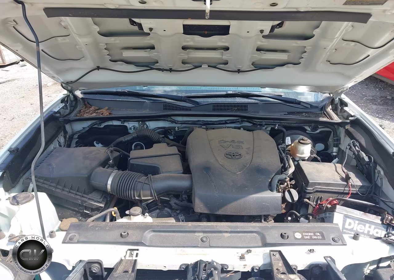 2018 Toyota Tacoma VIN:5TFBZ5DN3JX004294 - 10