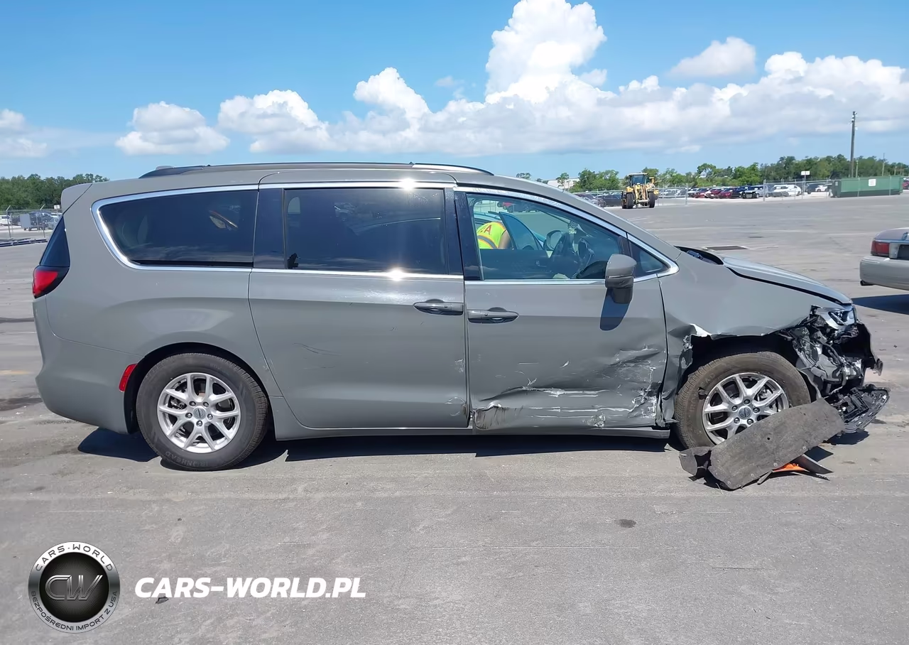2022 Chrysler Pacifica Touring L VIN:2C4RC1BG5NR140623 - 13