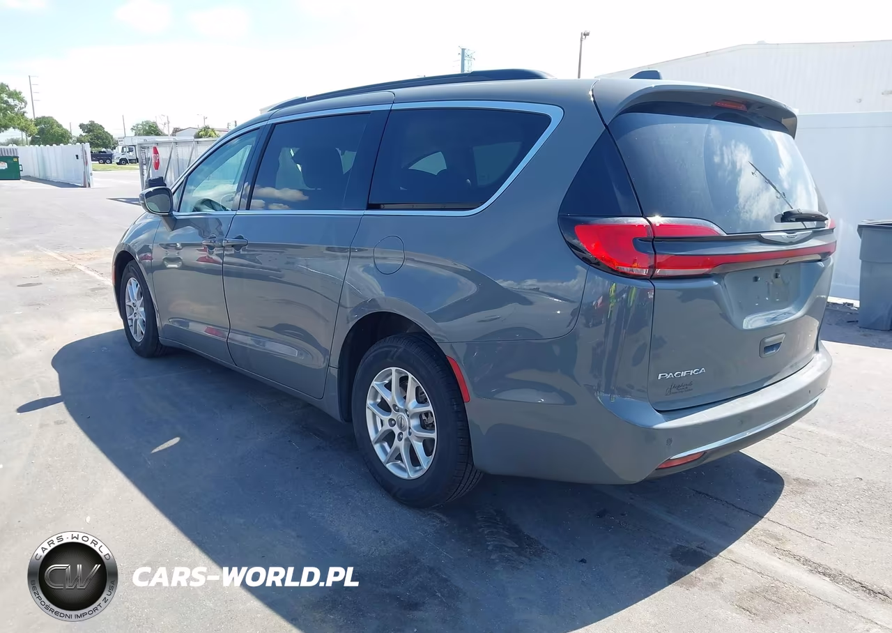 2022 Chrysler Pacifica Touring L VIN:2C4RC1BG5NR140623 - 3