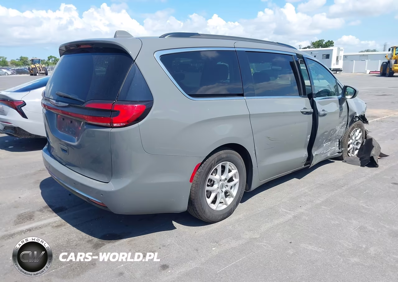 2022 Chrysler Pacifica Touring L VIN:2C4RC1BG5NR140623 - 4