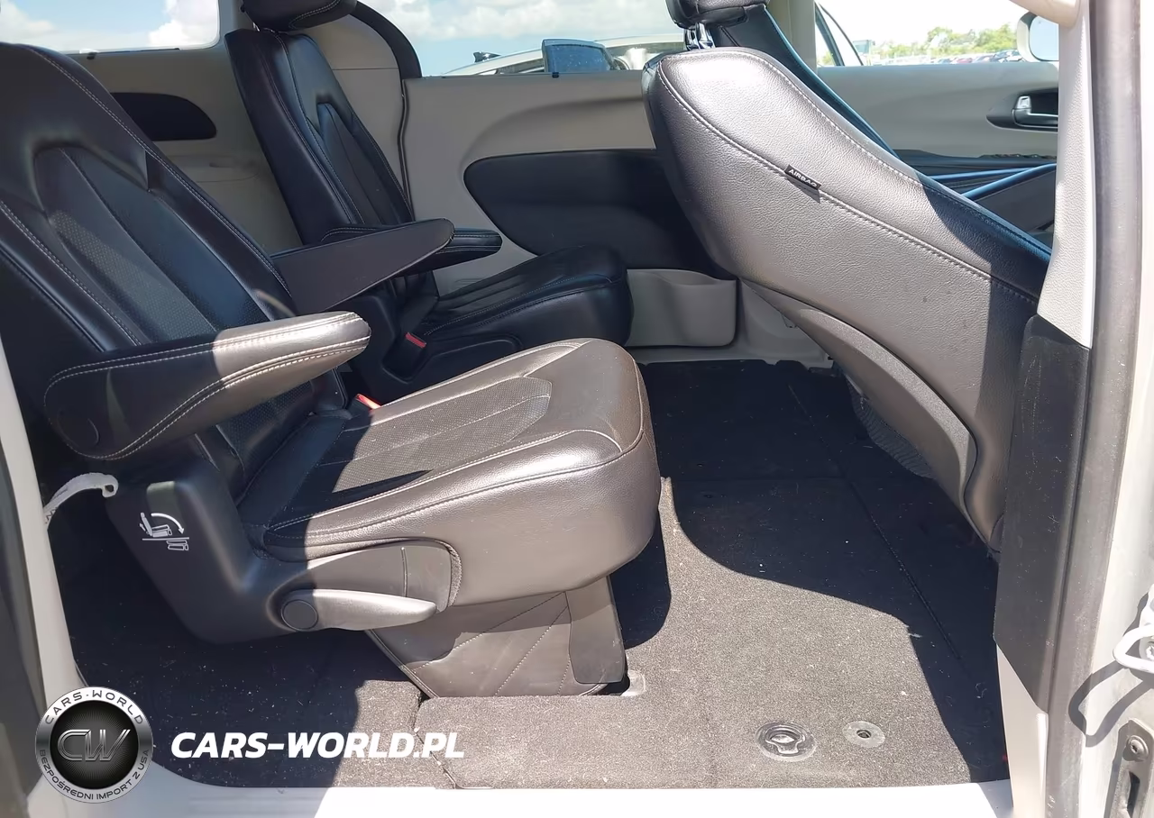 2022 Chrysler Pacifica Touring L VIN:2C4RC1BG5NR140623 - 8
