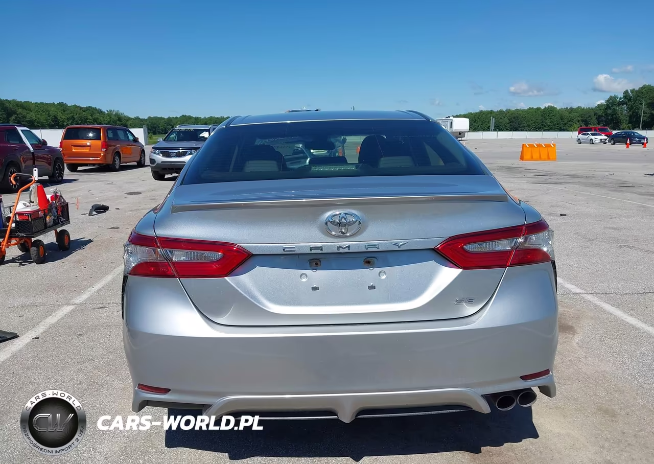 2018 Toyota Camry Se VIN:4T1B11HK7JU014887 - 17