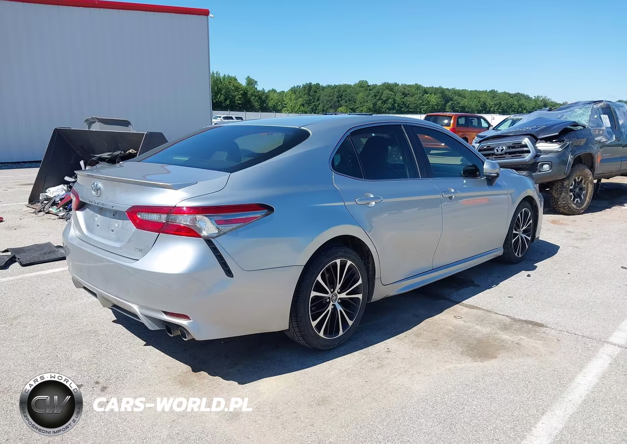 2018 Toyota Camry Se VIN:4T1B11HK7JU014887 - 4