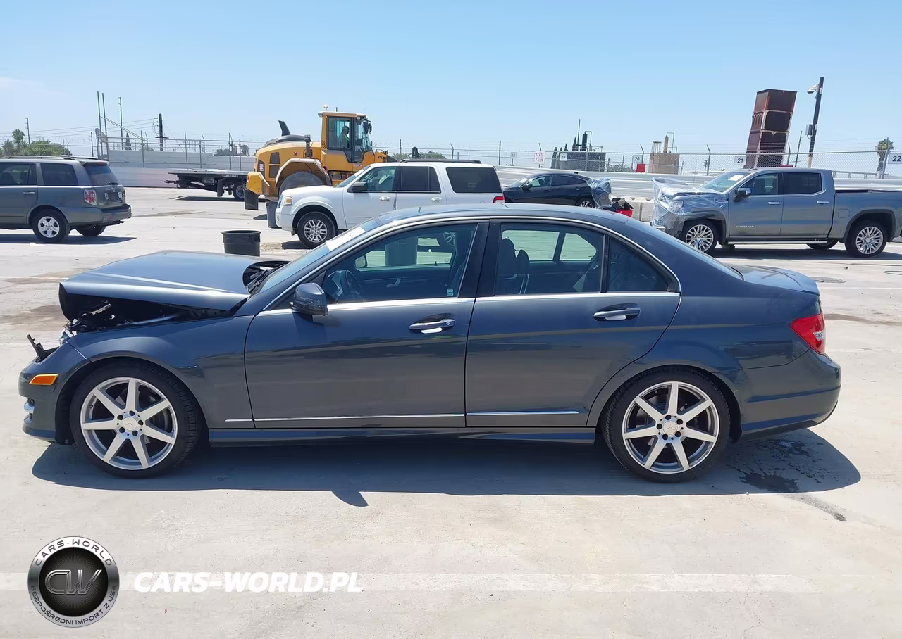 2014 Mercedes-Benz C 250 Sport VIN:WDDGF4HB9EG248116 - 15