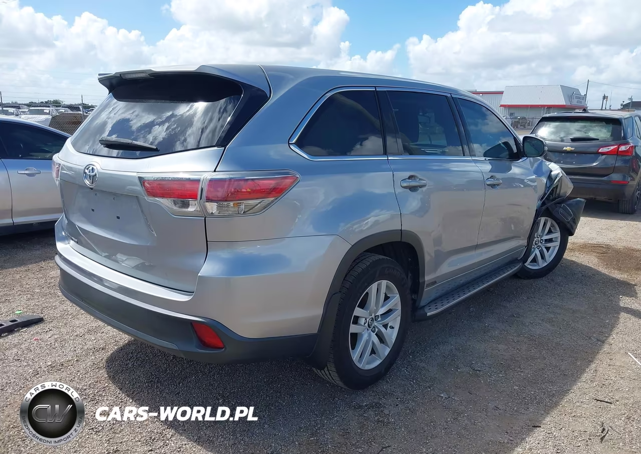 2016 Toyota Highlander Le V6 VIN:5TDZKRFHXGS153155 - 4