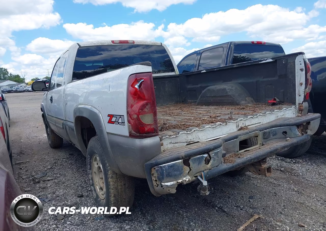 2003 Chevrolet Silverado 1500 Ls VIN:2GCEK19T731279698 - 3