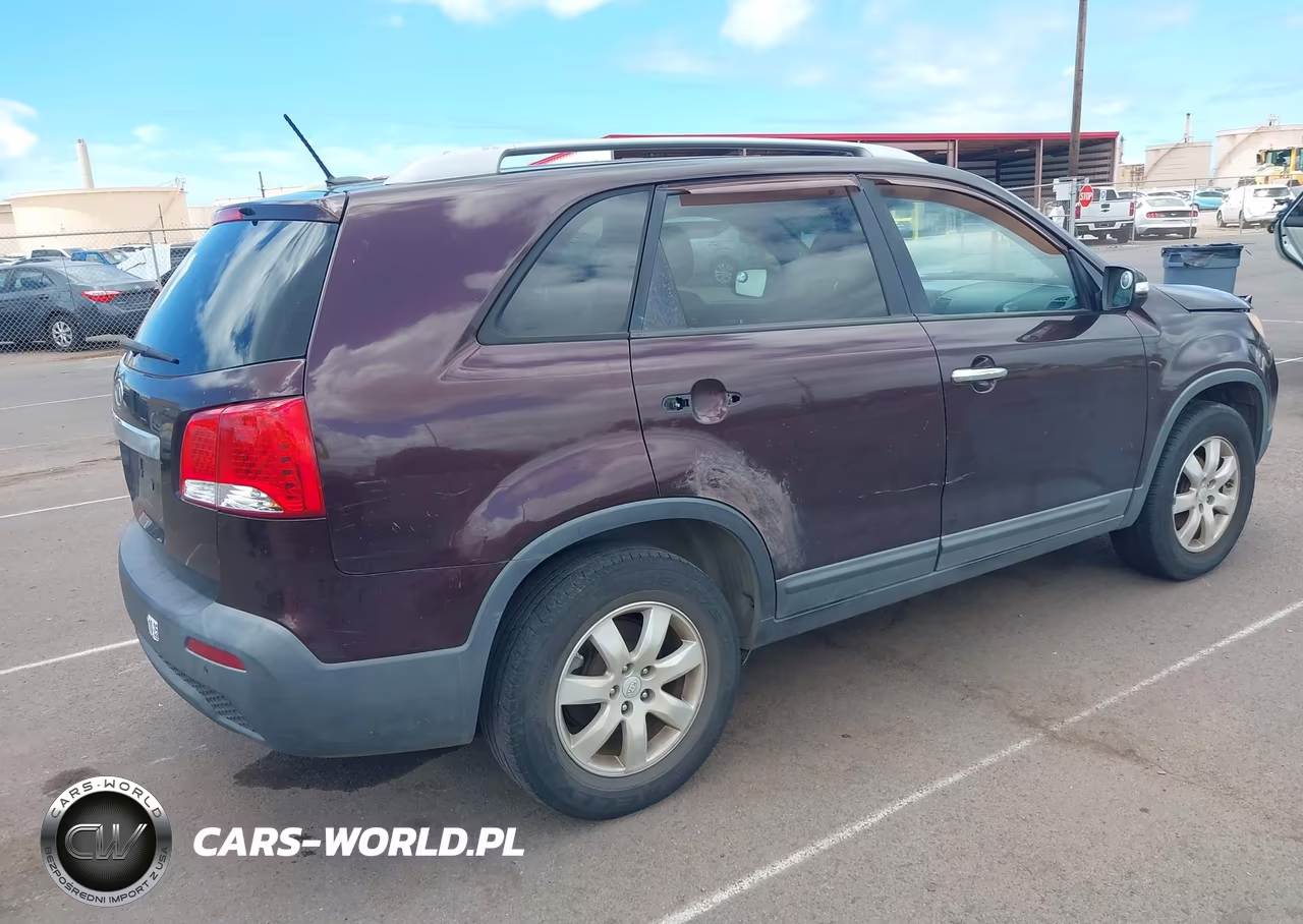 2011 Kia Sorento Lx VIN:5XYKT3A10BG074086 - 4