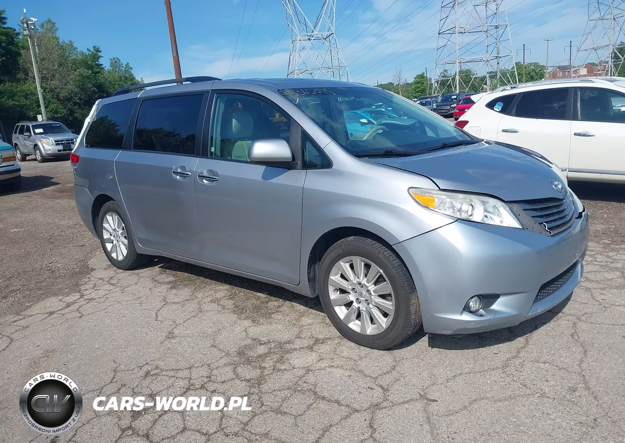 2012 Toyota Sienna Xle 7 Passenger – zdjęcie 1 z 17