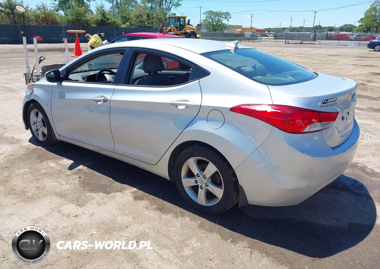 2013 Hyundai Elantra Gls VIN:5NPDH4AE8DH278732 - 3