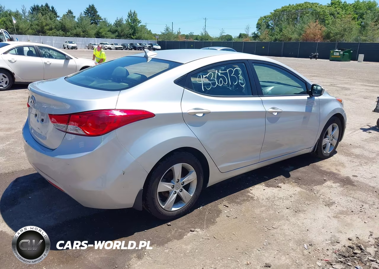 2013 Hyundai Elantra Gls VIN:5NPDH4AE8DH278732 - 4