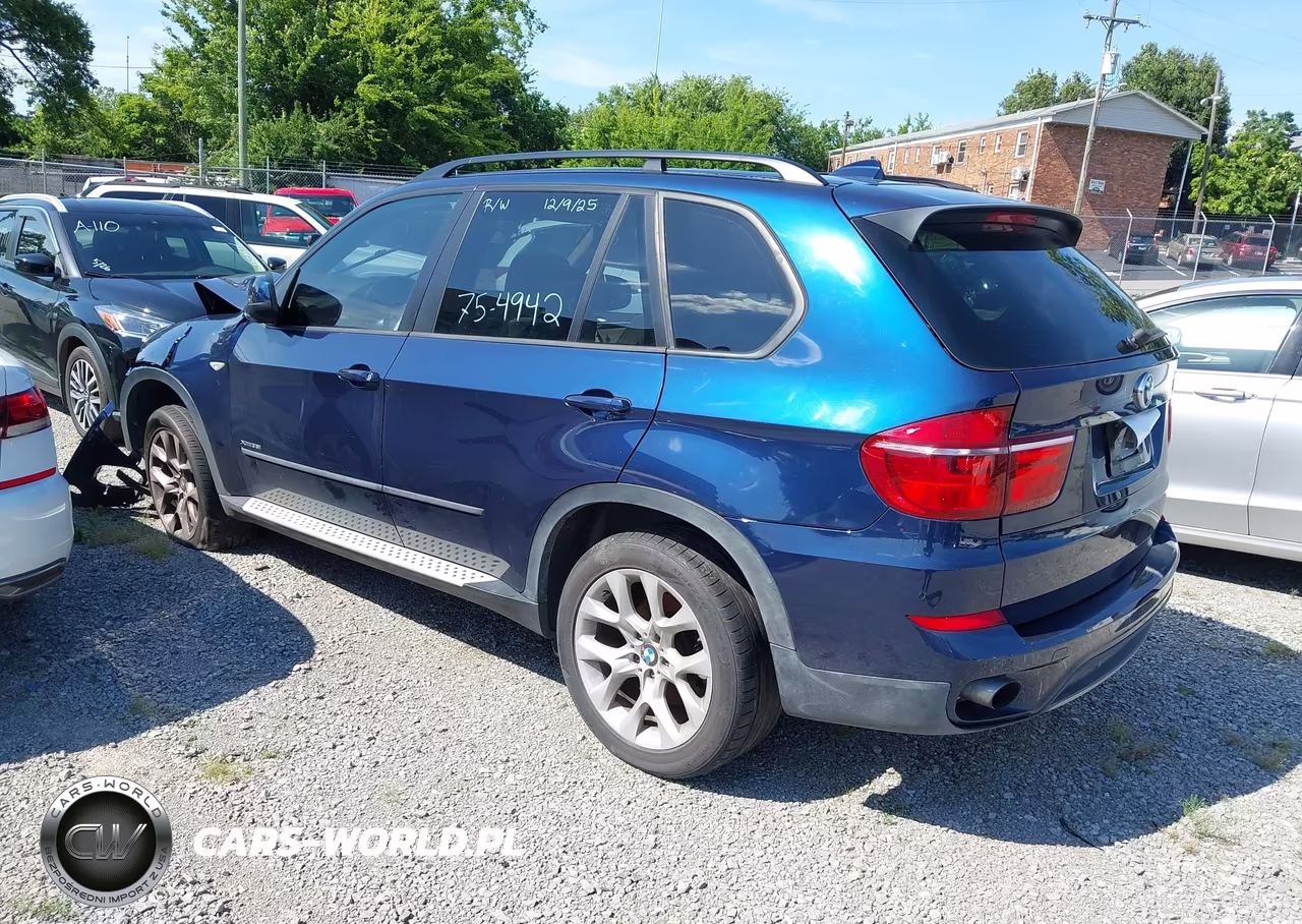 2012 BMW X5 xDrive35I VIN:5UXZV4C55CL754942 - 3