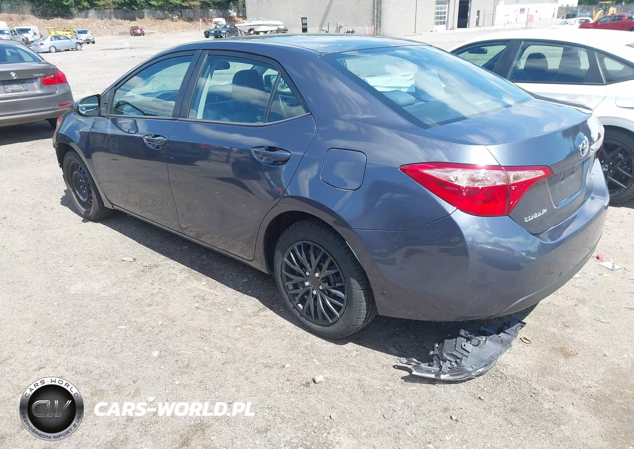 2018 Toyota Corolla Le VIN:2T1BURHE7JC069907 - 3