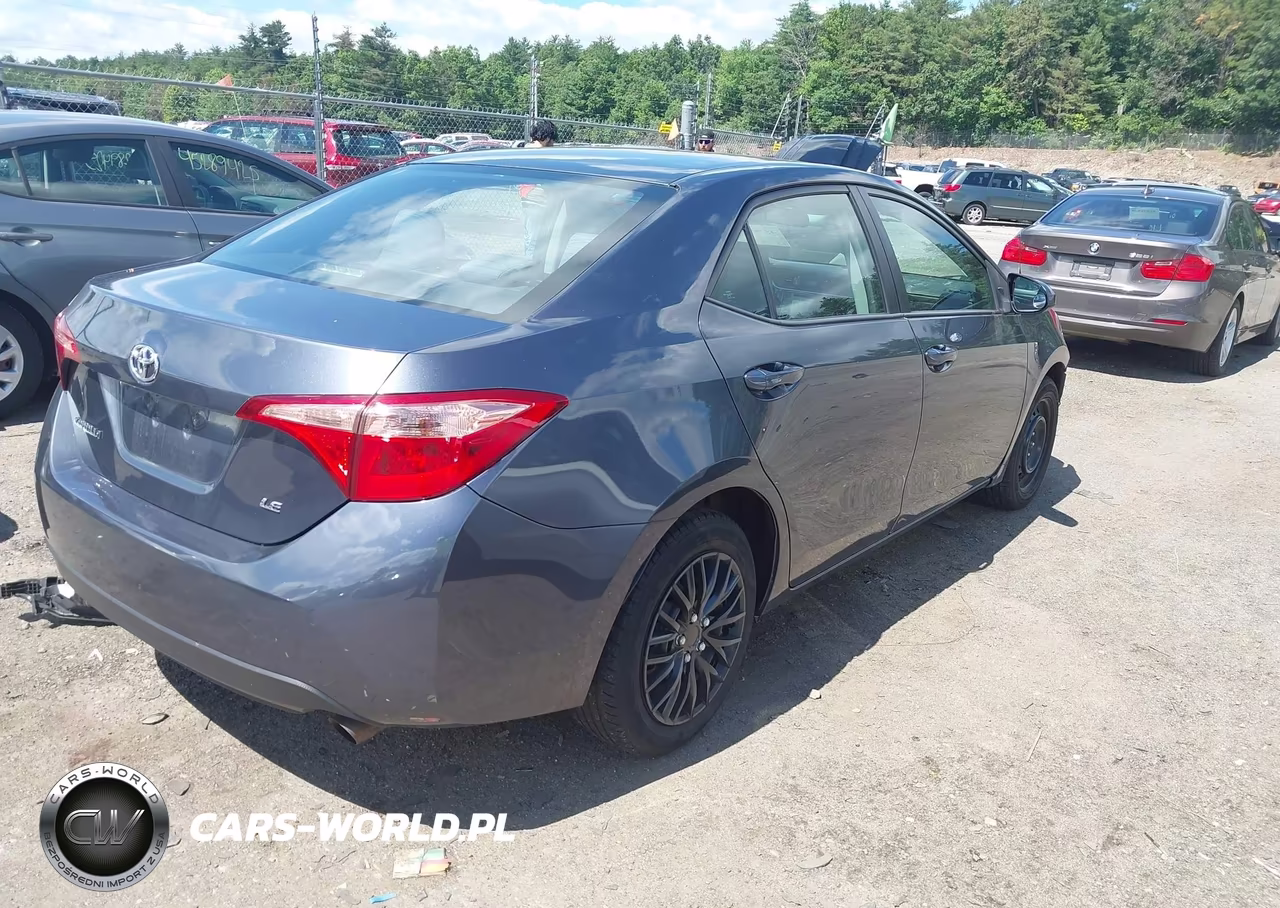 2018 Toyota Corolla Le VIN:2T1BURHE7JC069907 - 4