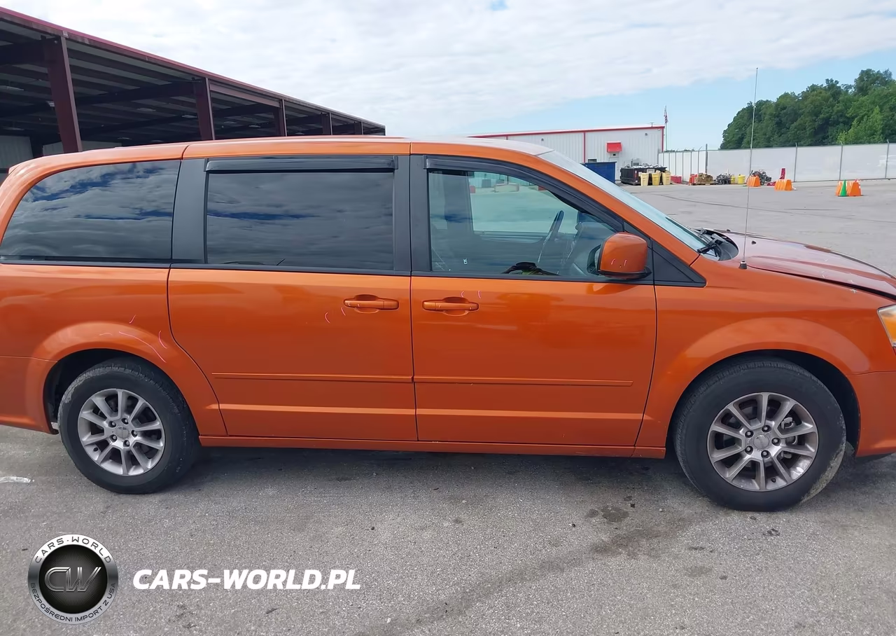 2011 Dodge Grand Caravan R-T VIN:2D4RN7DG3BR710305 - 13