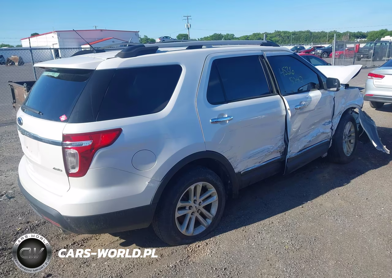 2015 Ford Explorer Xlt VIN:1FM5K8D84FGA06152 - 4
