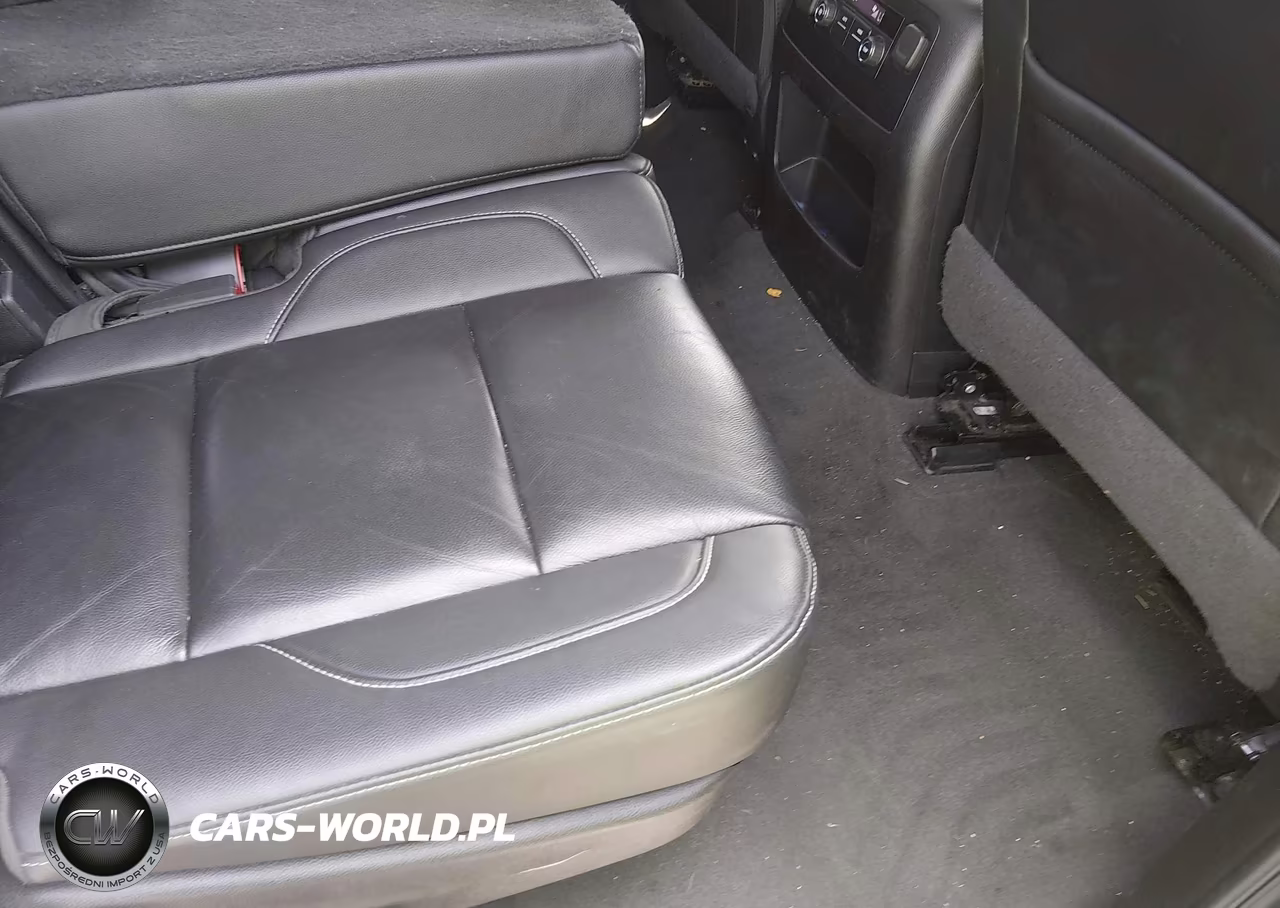 2020 Chevrolet Suburban Ls VIN:1GNSKGKC4LR112553 - 8