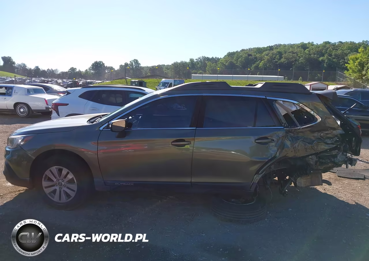 2019 Subaru Outback 2.5I Premium VIN:4S4BSAFC4K3354000 - 14