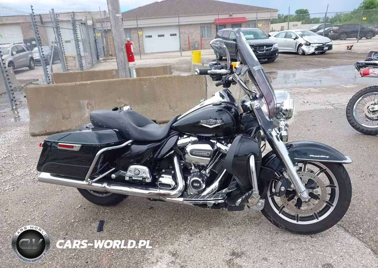 2017 Harley-Davidson Flhr Road King VIN:1HD1FBC18HB673653 - 12