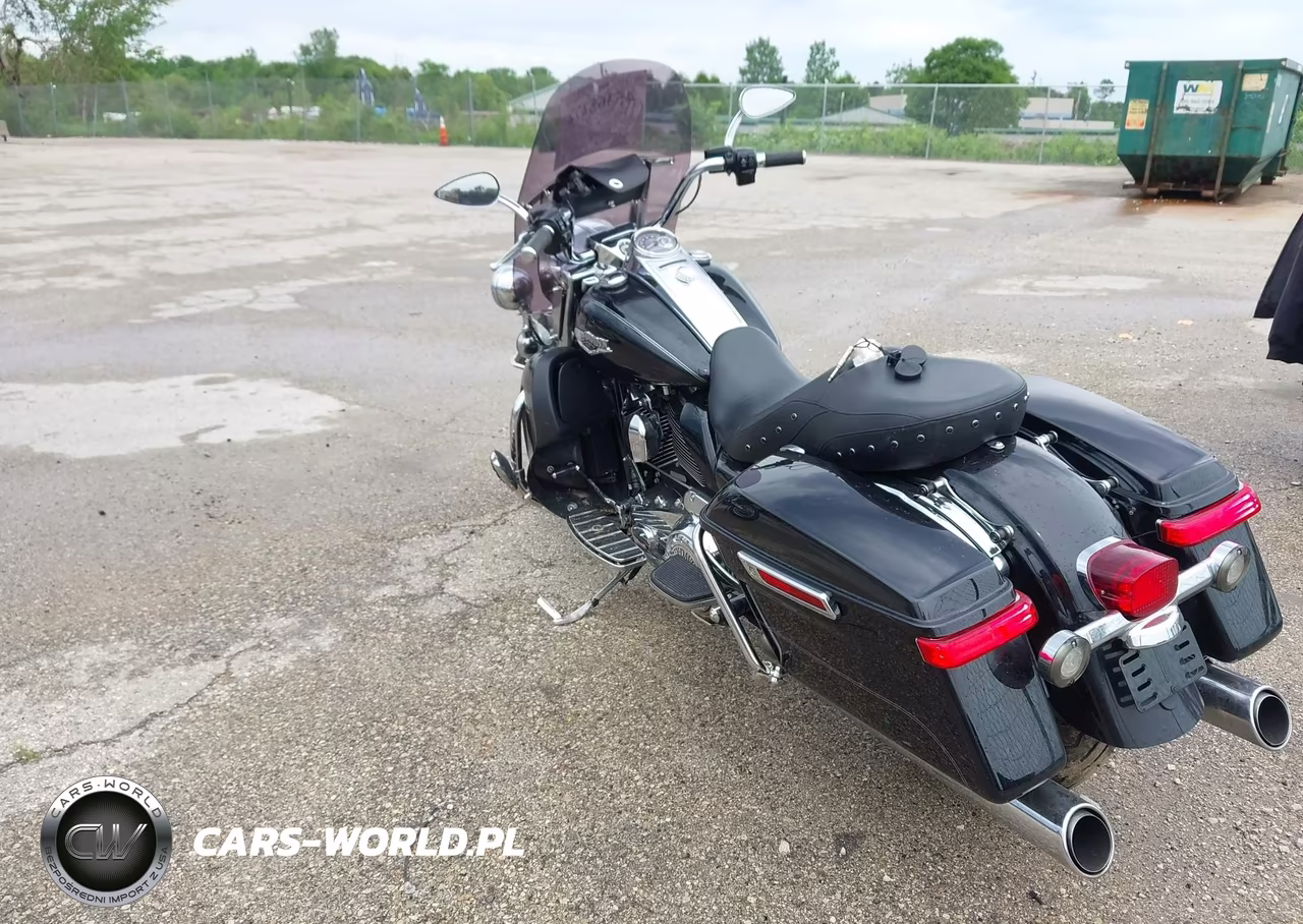 2017 Harley-Davidson Flhr Road King VIN:1HD1FBC18HB673653 - 3