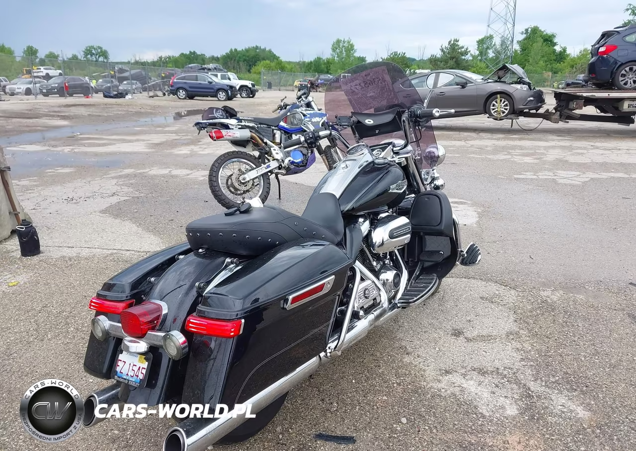 2017 Harley-Davidson Flhr Road King VIN:1HD1FBC18HB673653 - 4