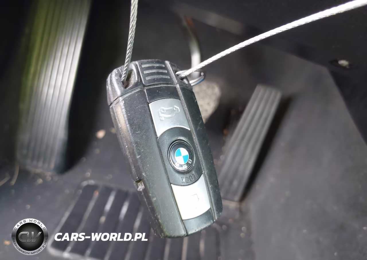 2010 BMW 335I VIN:WBAWB7C58AP048520 - 11