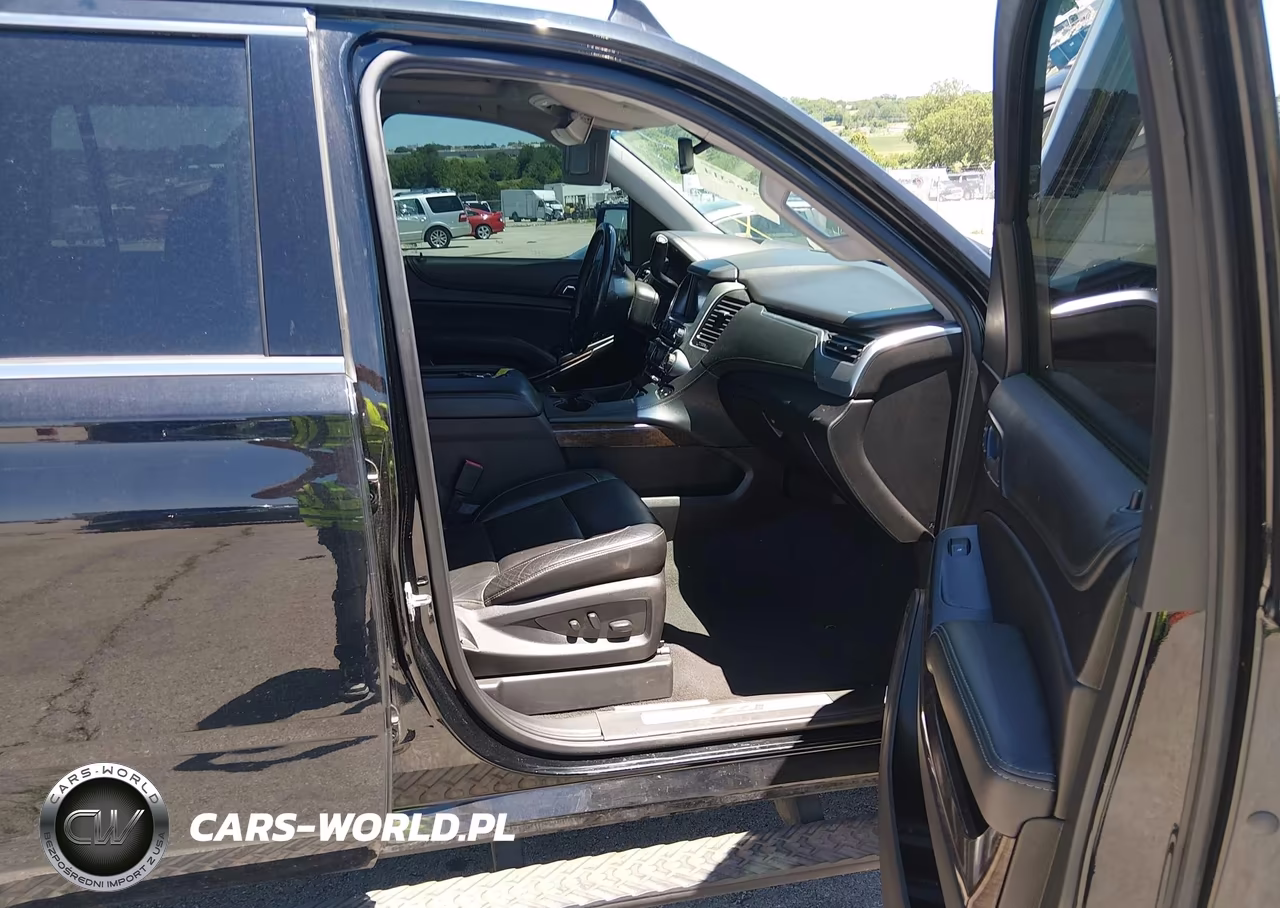 2019 Chevrolet Tahoe Lt VIN:1GNSKBKCXKR131979 - 5
