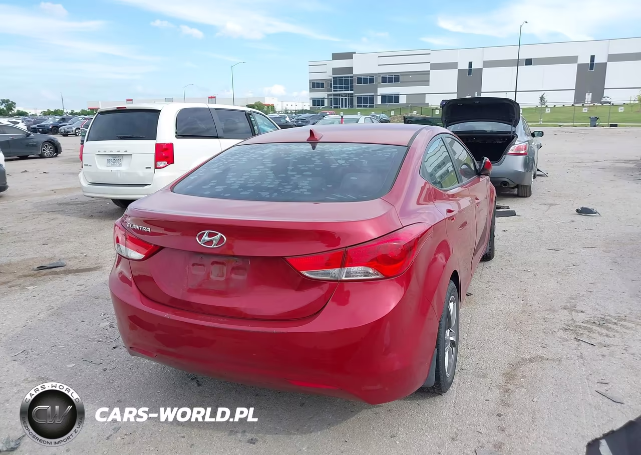 2013 Hyundai Elantra Gls VIN:KMHDH4AE7DU633343 - 4