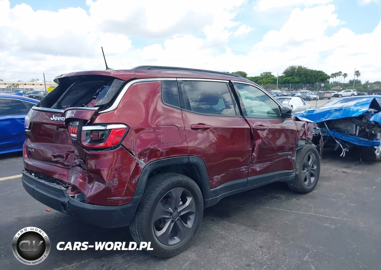 2022 Jeep Compass Latitude Lux 4X4 VIN:3C4NJDFB0NT126467 - 4