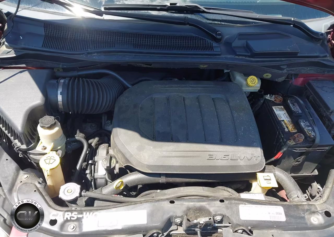 2013 Chrysler Town & Country Touring VIN:2C4RC1BG5DR646435 - 10