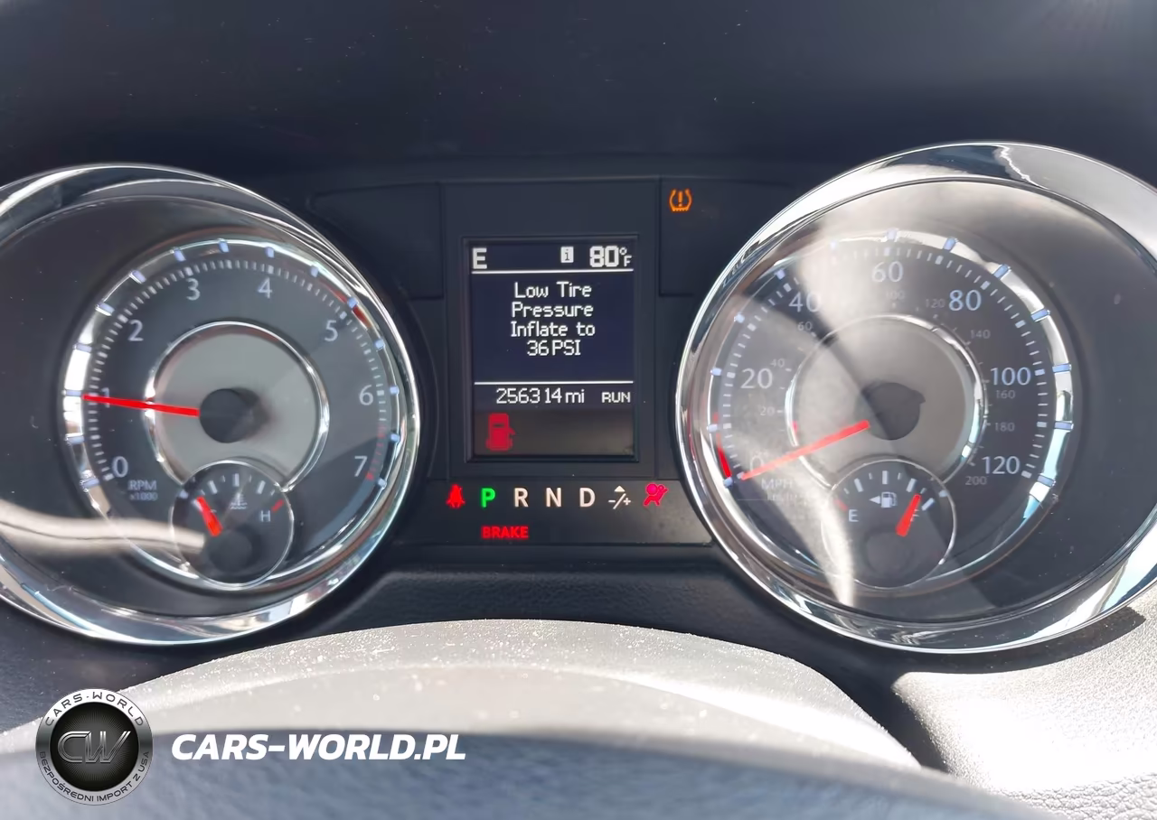 2013 Chrysler Town & Country Touring VIN:2C4RC1BG5DR646435 - 7