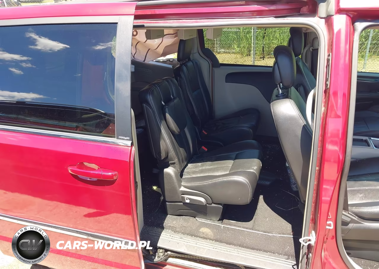 2013 Chrysler Town & Country Touring VIN:2C4RC1BG5DR646435 - 8