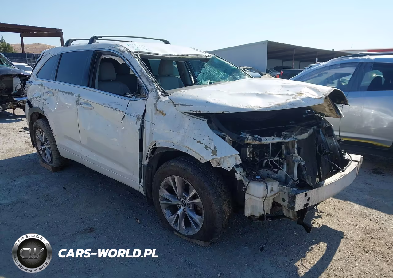 2016 Toyota Highlander Le Plus V6 – zdjęcie 1 z 22