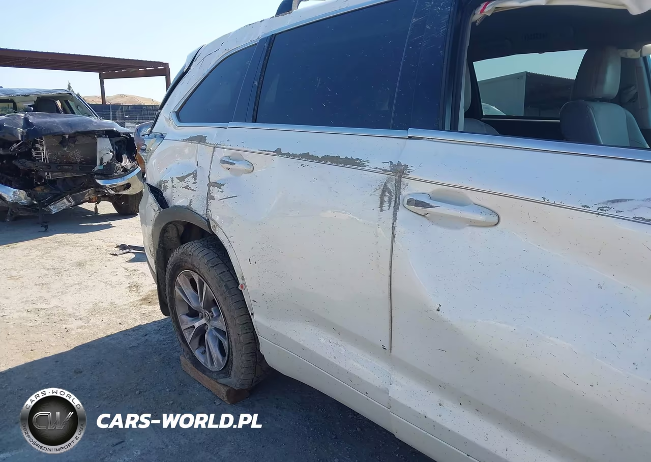 2016 Toyota Highlander Le Plus V6 VIN:5TDBKRFHXGS242144 - 16