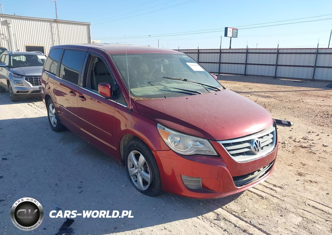 2011 Volkswagen Routan Se
