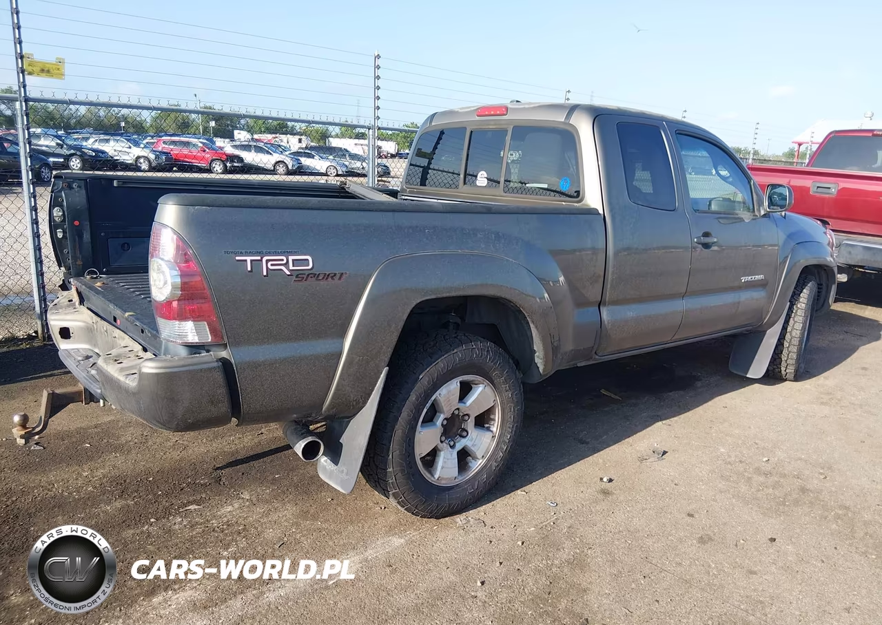 2010 Toyota Tacoma Base V6 VIN:5TEUU4EN6AZ689142 - 4