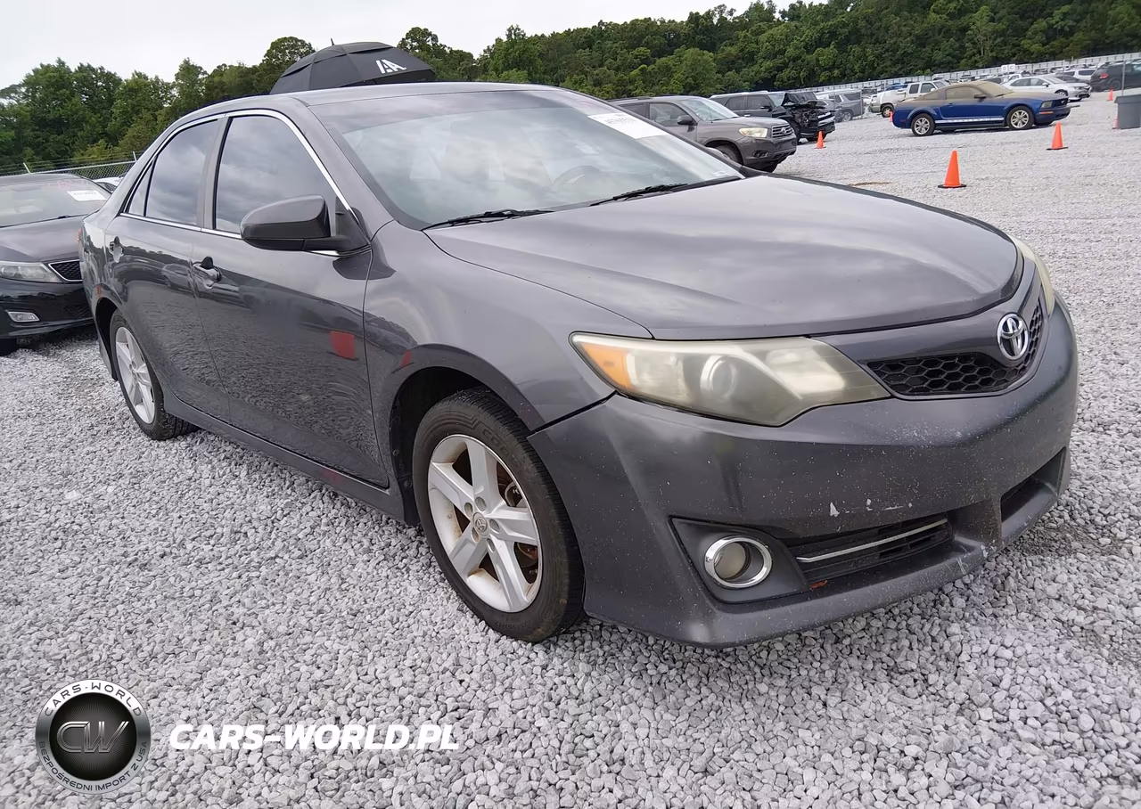 2014 Toyota Camry Se – zdjęcie 1 z 16