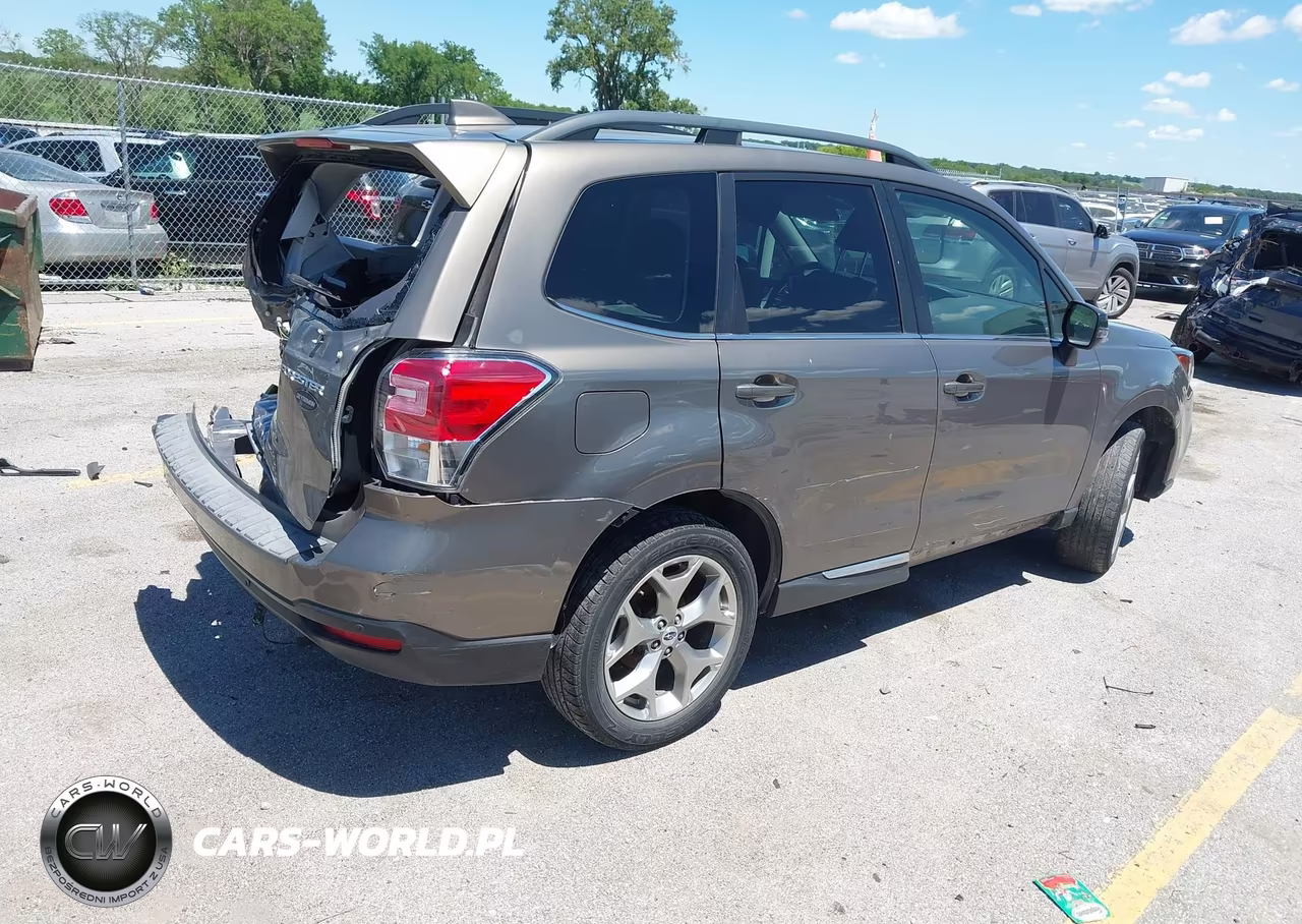 2018 Subaru Forester 2.5I Touring VIN:JF2SJAWC3JH462179 - 4