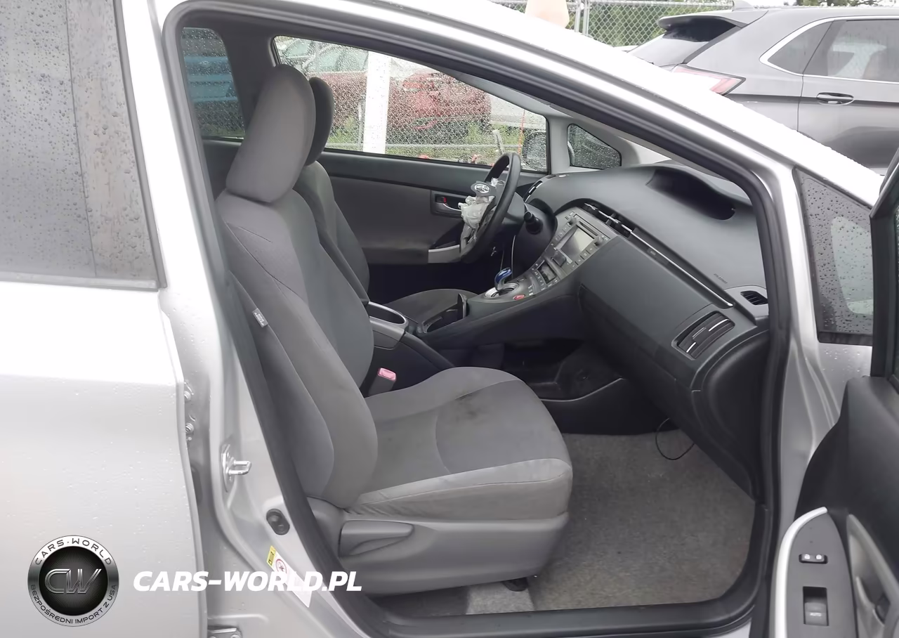 2012 Toyota Prius Two VIN:JTDKN3DU1C1497583 - 5