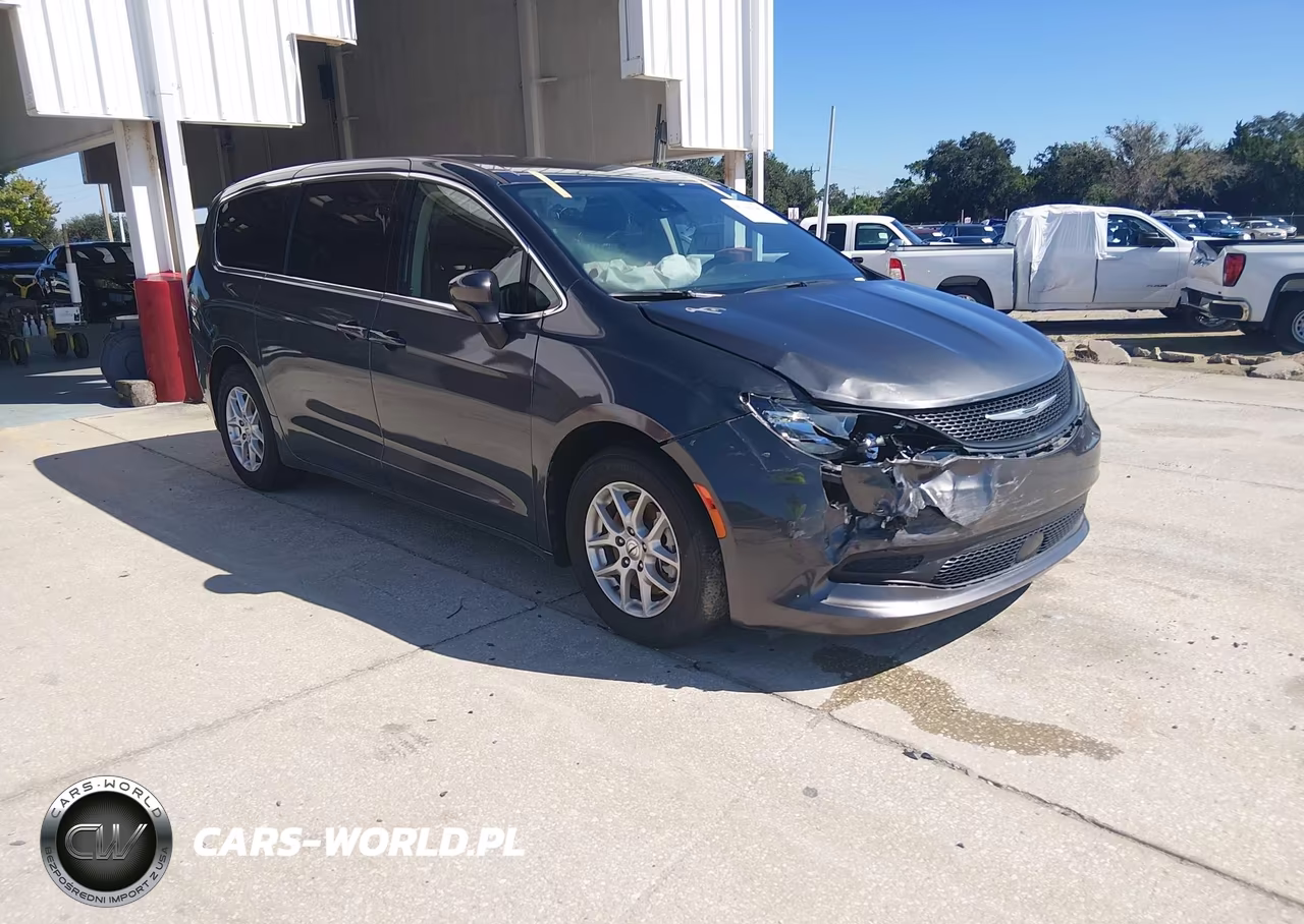 2023 Chrysler Voyager Lx