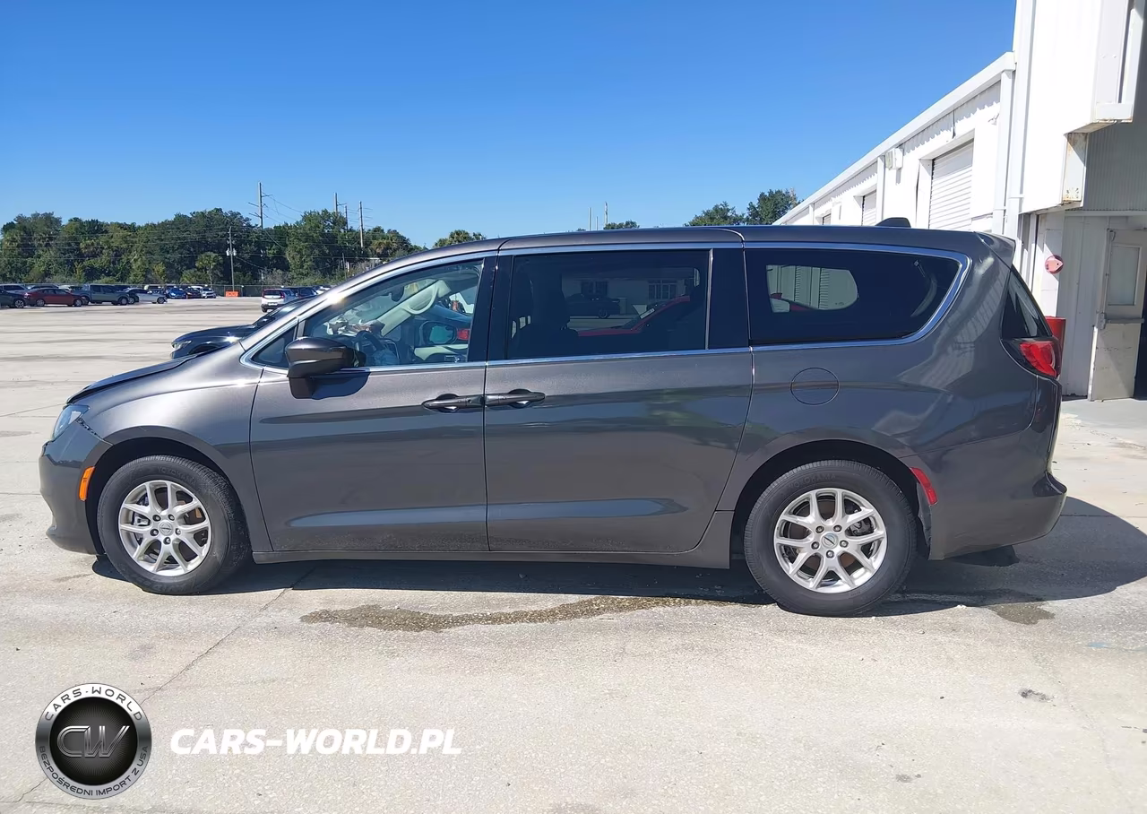 2023 Chrysler Voyager Lx VIN:2C4RC1CG5PR606133 - 14