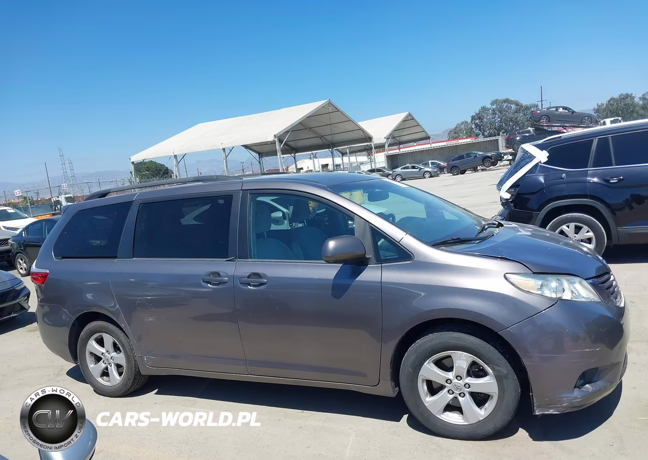 2015 Toyota Sienna Le 8 Passenger VIN:5TDKK3DC4FS583509 - 13
