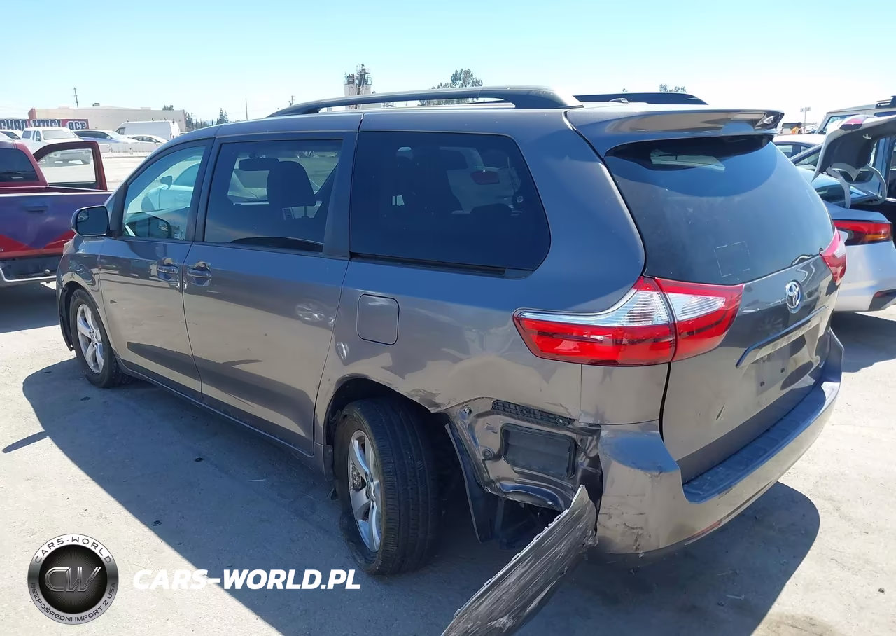 2015 Toyota Sienna Le 8 Passenger VIN:5TDKK3DC4FS583509 - 3