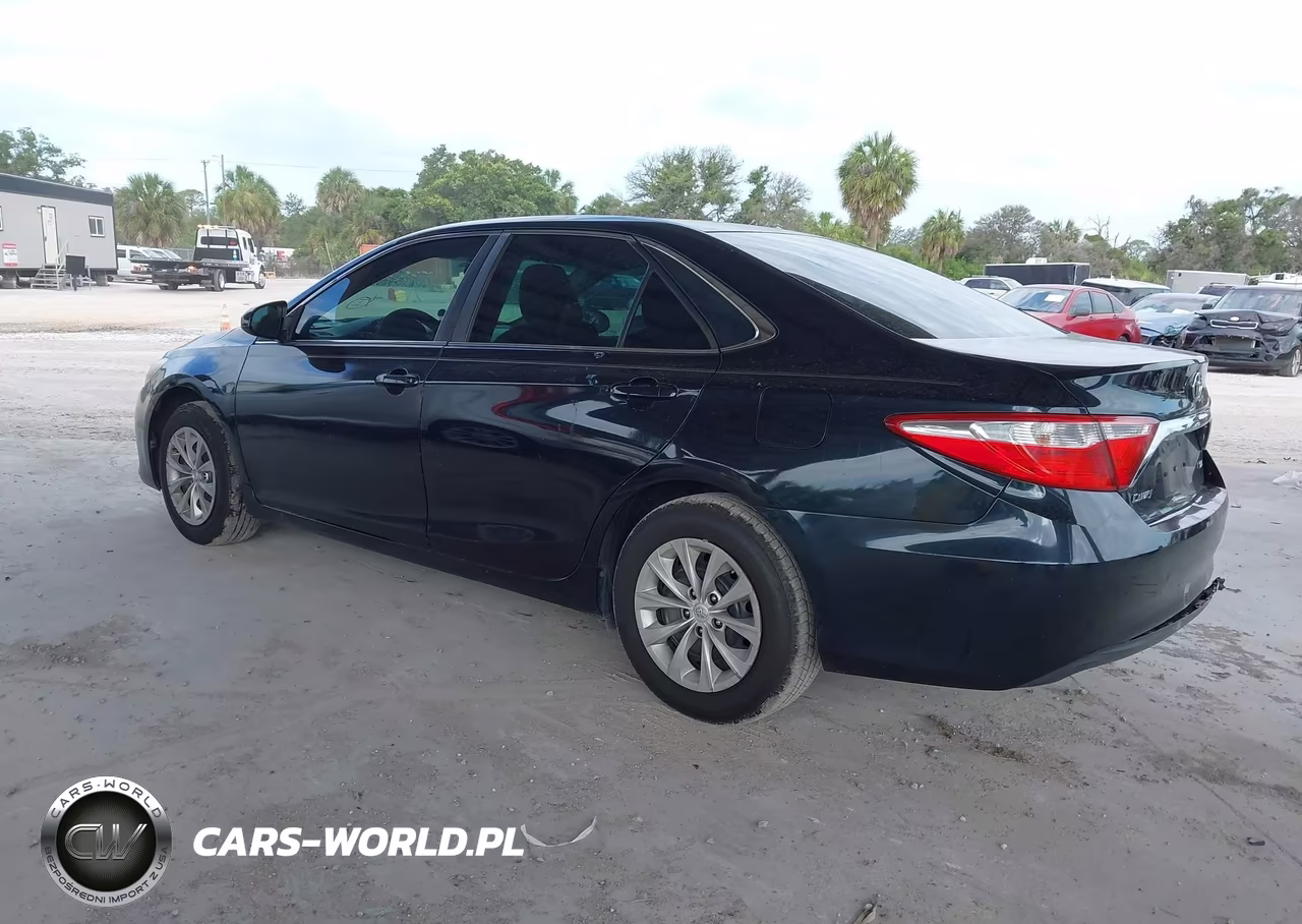 2015 Toyota Camry Le VIN:4T4BF1FKXFR471310 - 3