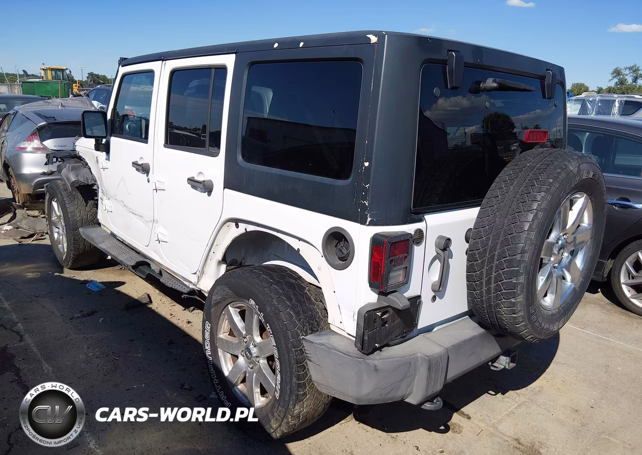2013 Jeep Wrangler Unlimited Sport VIN:1C4BJWDG2DL513738 - 3
