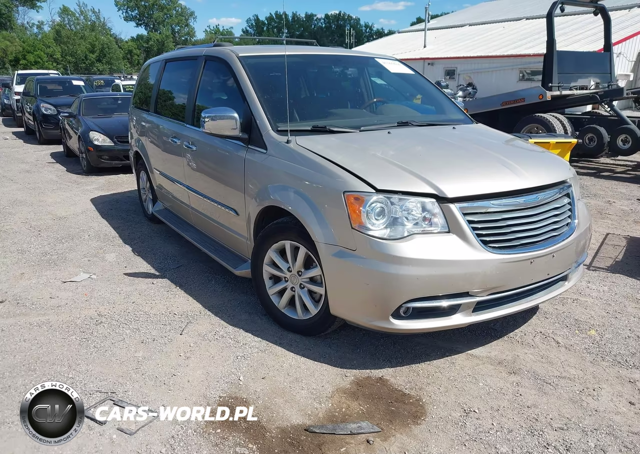 2016 Chrysler Town & Country Limited Platinum – zdjęcie 1 z 17